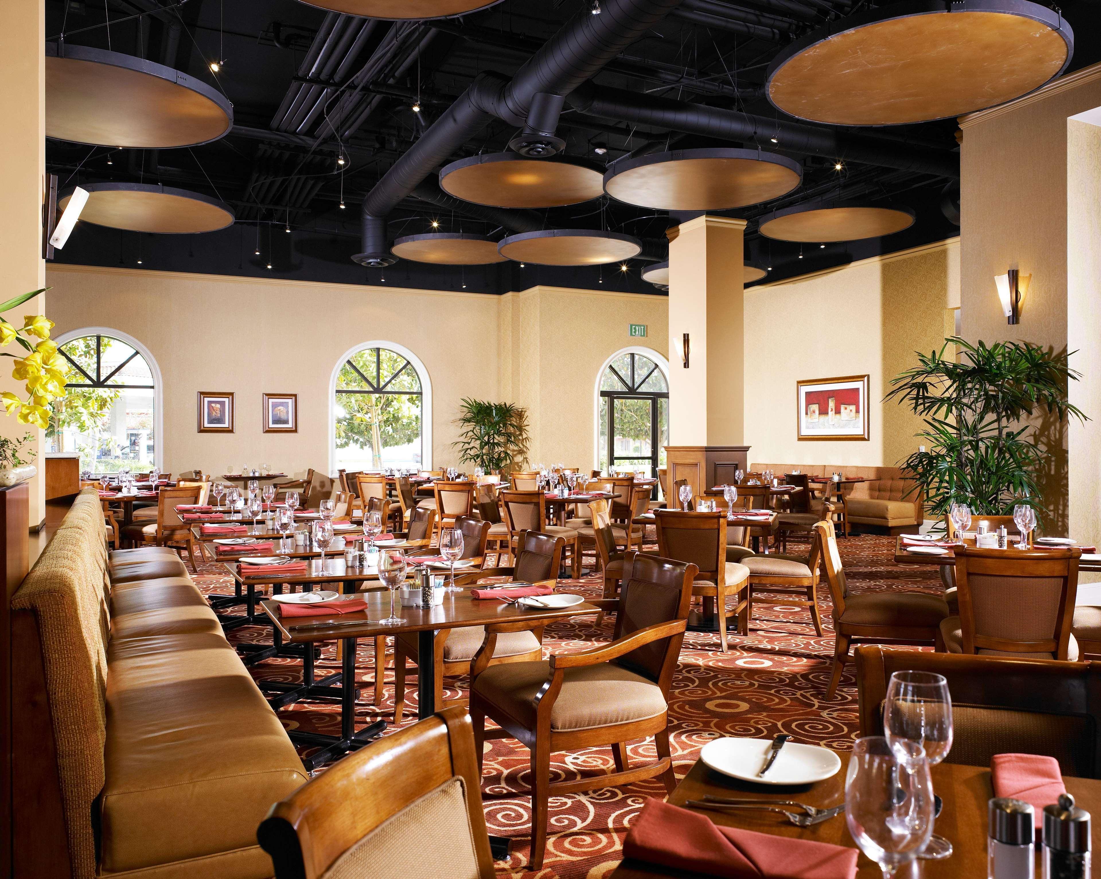 Doubletree Suites By Hilton Anaheim Resort/Convention Center Buitenkant foto
