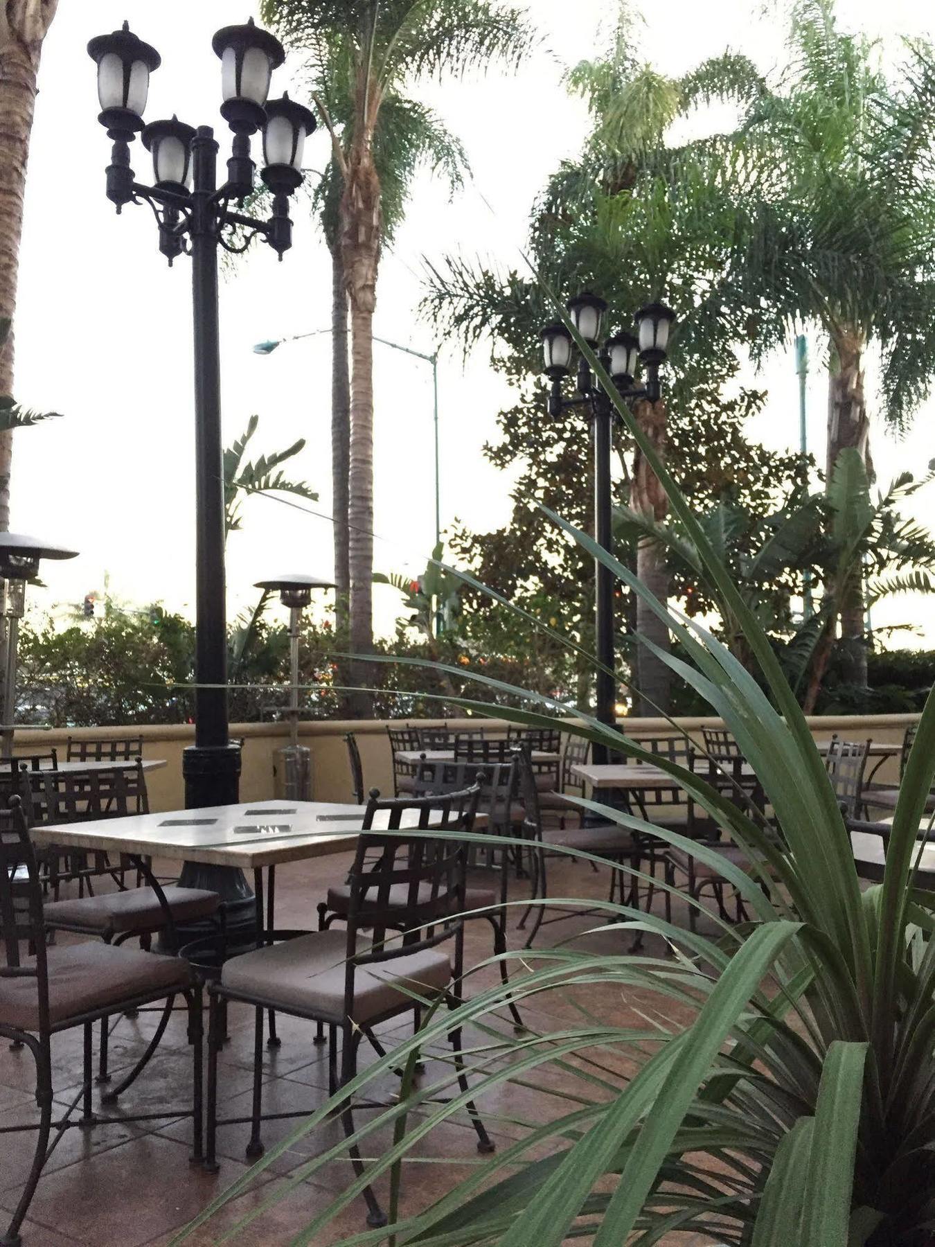 Doubletree Suites By Hilton Anaheim Resort/Convention Center Buitenkant foto